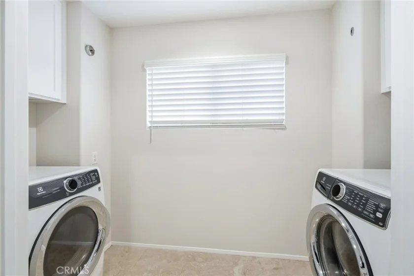 2680 Orange photo 21