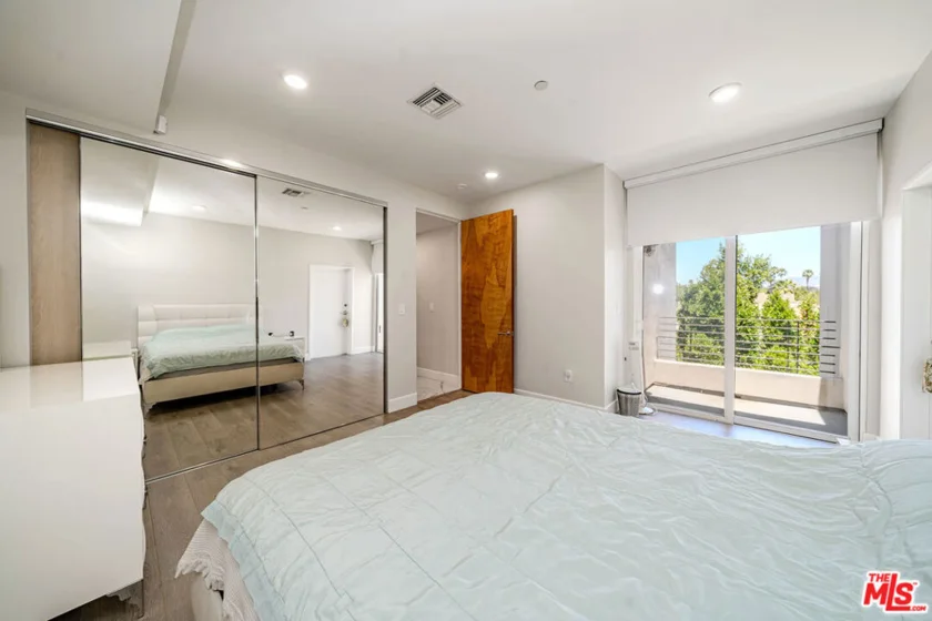 4925 Wilshire Boulevard #302 photo 27