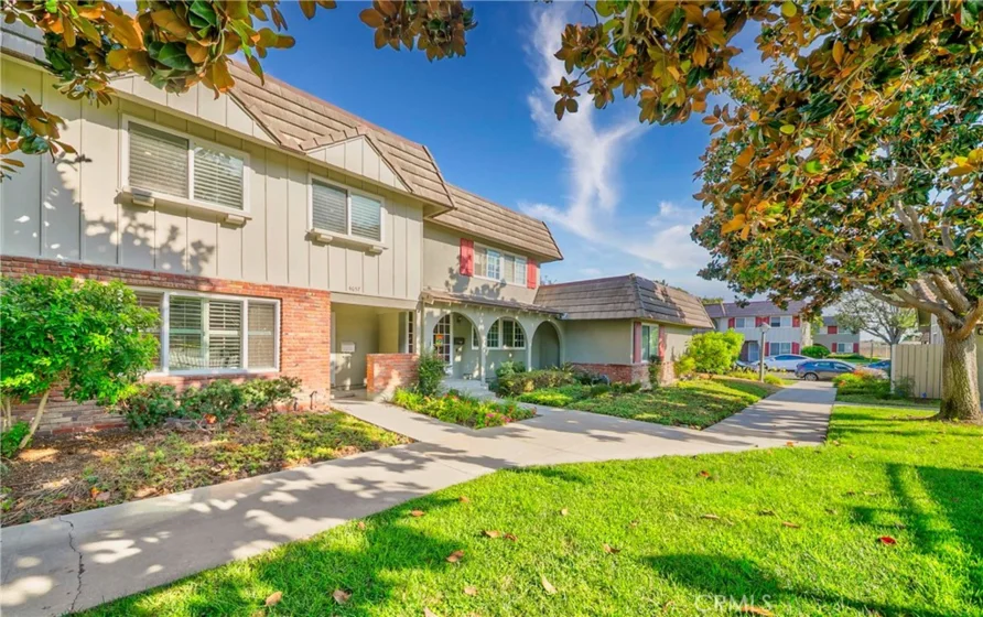 4657 Larwin photo 3