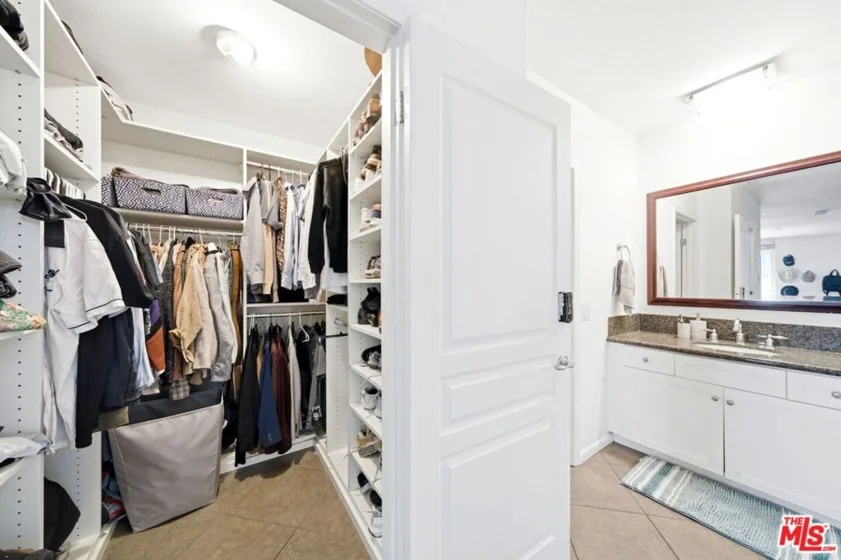 7320 Hawthorn Avenue #410 photo 11