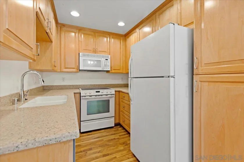 6350 Genesee Avenue #220 photo 24