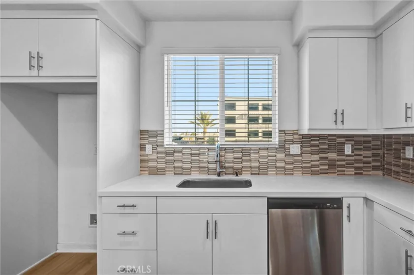 575 S Mosaic photo 17