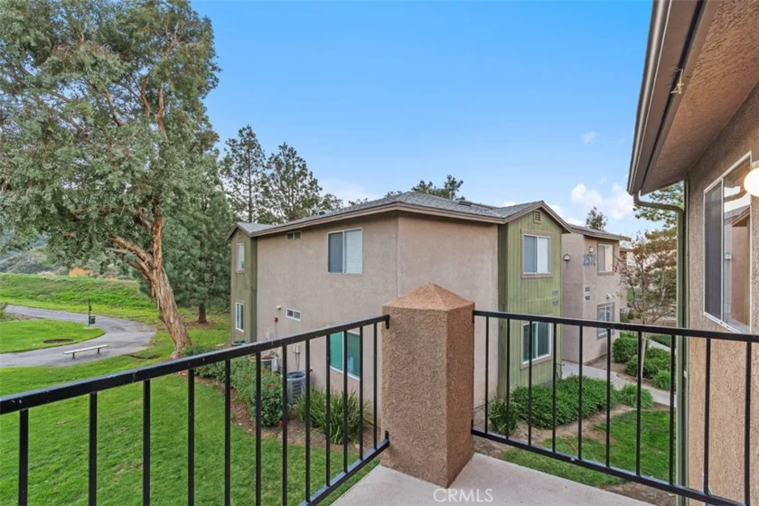 2576 Avenida Del Vista #204 photo 31