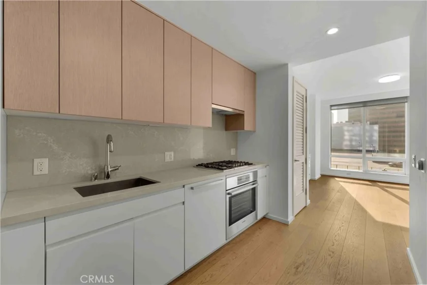 877 Francisco #517 photo 11