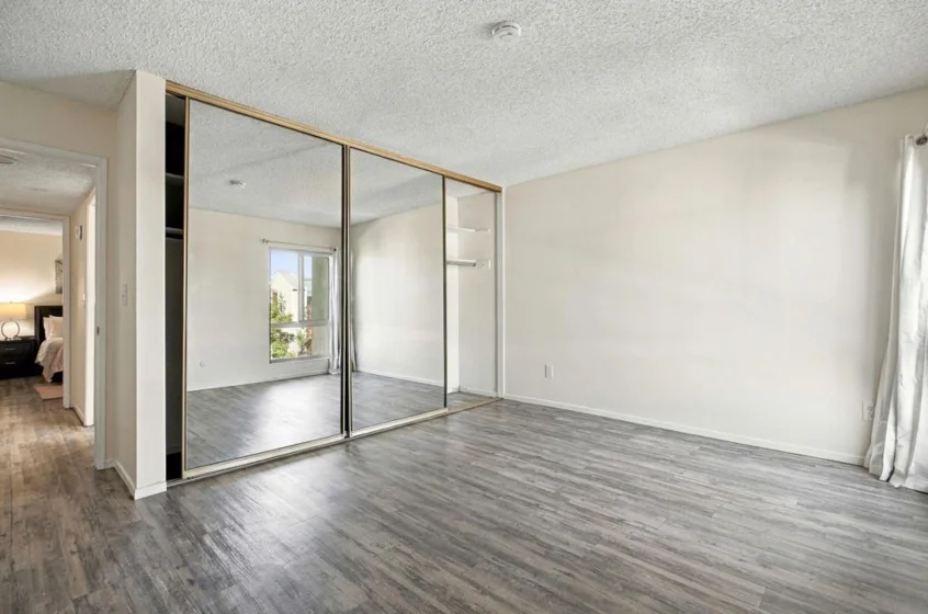 1605 S Hotel Circle #B103 photo 34