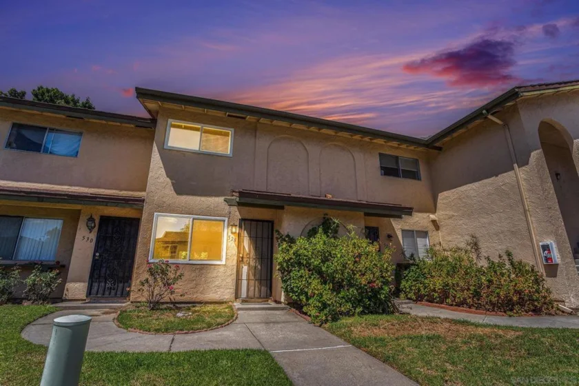 528 Debra Place photo 1