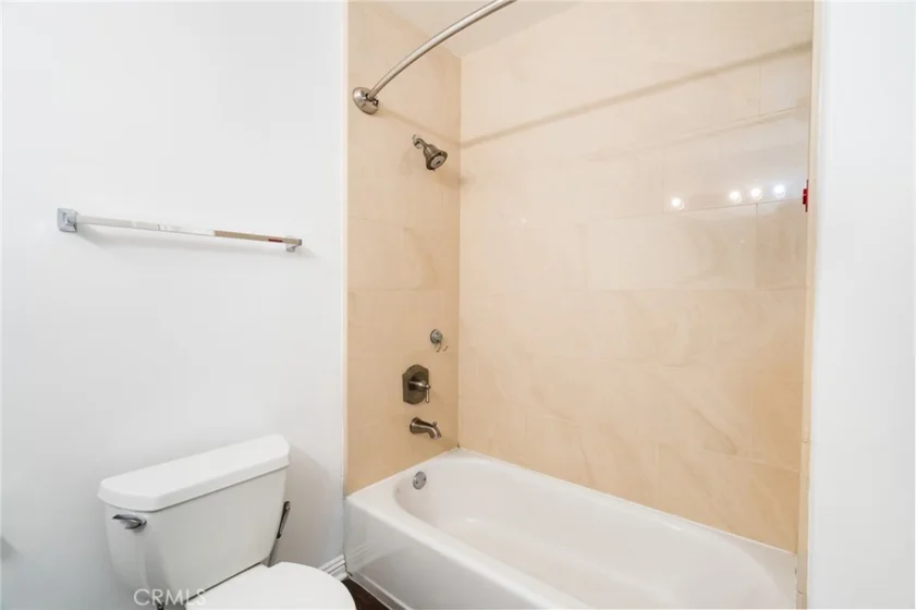 230 S Jackson #309 photo 12
