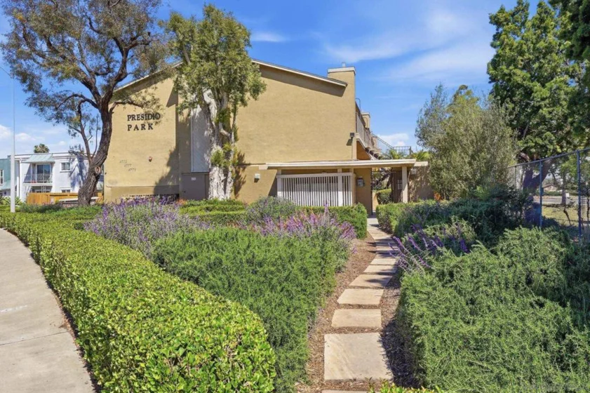 4775 Seminole Drive #201 photo 12