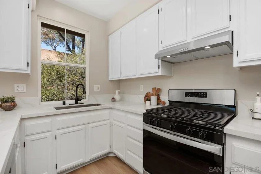 6004 Paseo Salinero photo 7