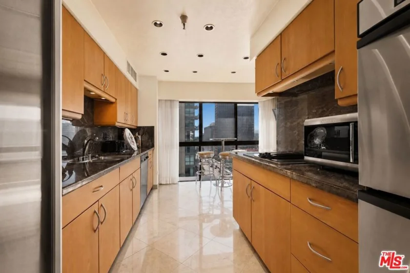 10790 Wilshire Boulevard #1001 photo 8
