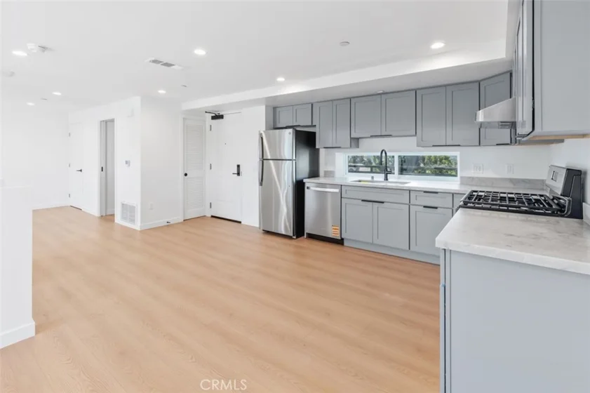 176 N Catalina Avenue #403 photo 4