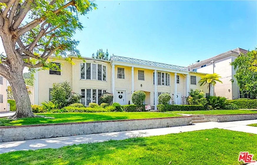 15240 Dickens Street photo 1
