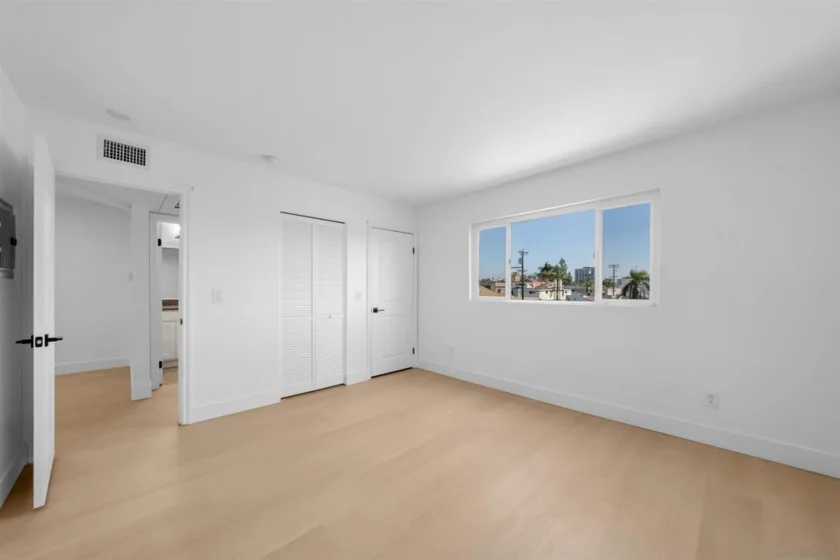 1030 Robinson Avenue #202 photo 5