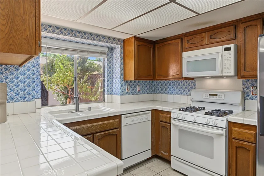 14344 Foothill Boulevard #505 photo 6