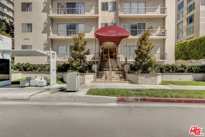 10747 Wilshire Boulevard #902 photo 16