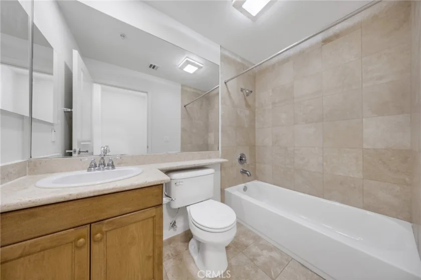 128 N Oak Knoll #111 photo 32