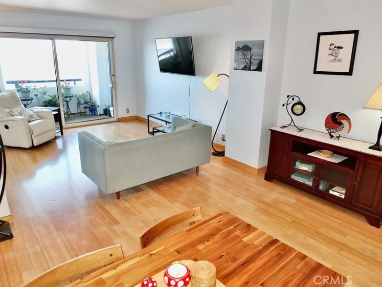 525 E Seaside Way 1007 photo 14
