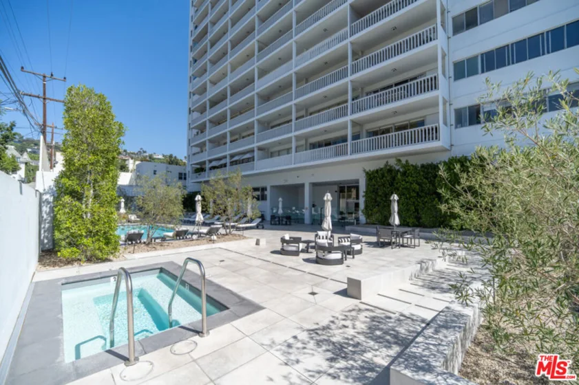999 N Doheny Drive #205 photo 21