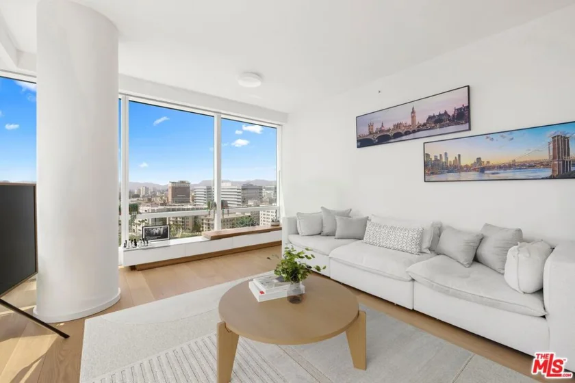 877 Francisco Street #1811 photo 2