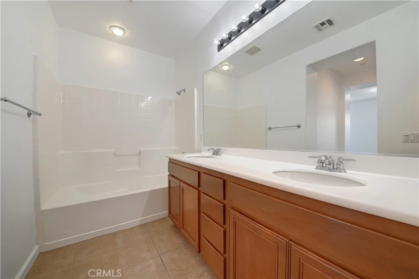 26287 Iris Avenue #E photo 25
