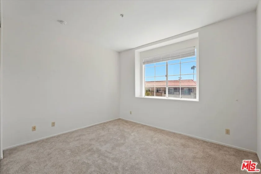 1522 S Saltair Avenue #206 photo 10