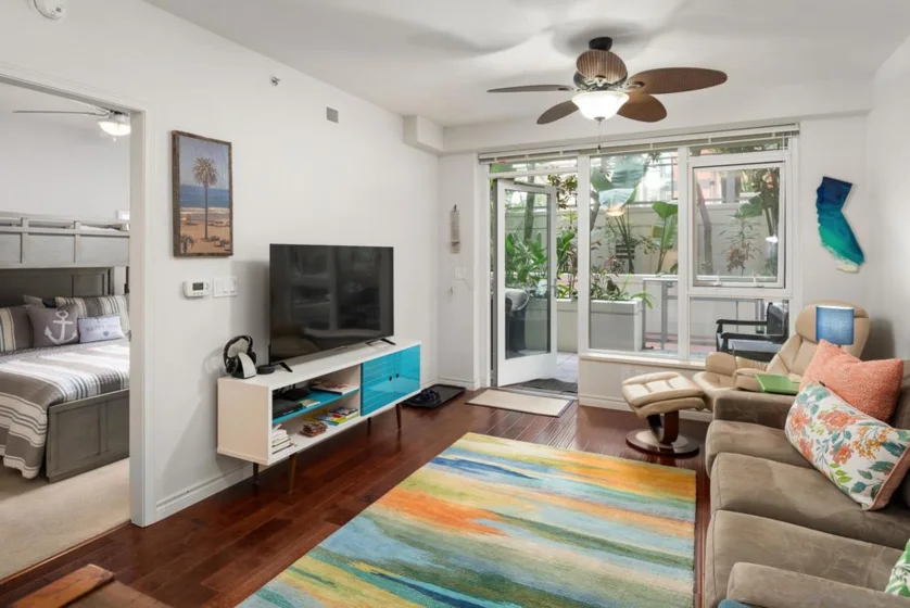1431 Pacific Highway #103 photo 1