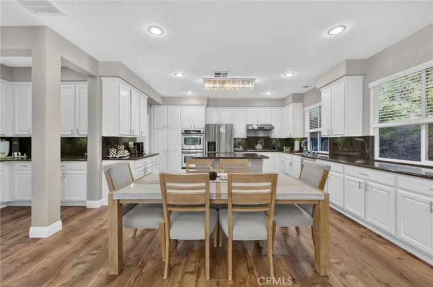 42111 Majestic Court photo 17