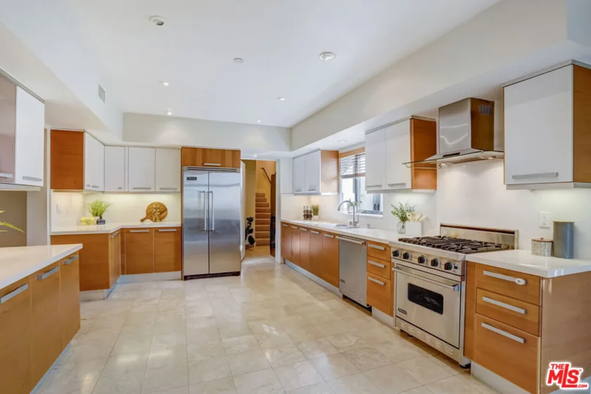8788 Shoreham Drive #23 photo 4