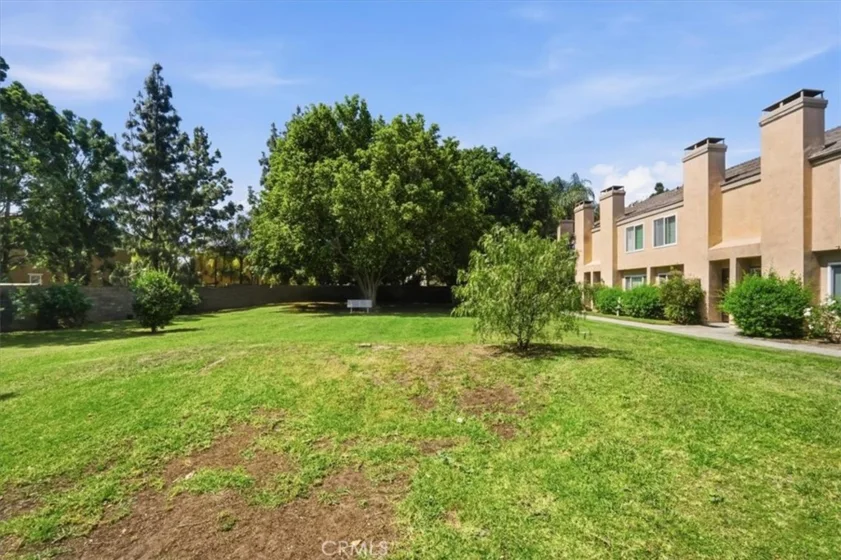 101 W Riverdale #9 photo 37