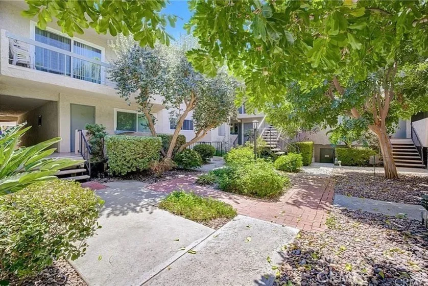 5055 Coldwater Canyon Avenue #109 photo 1