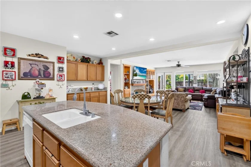 28209 Basswood photo 11