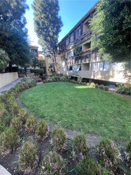 5600 Kensington Way #209 photo 23