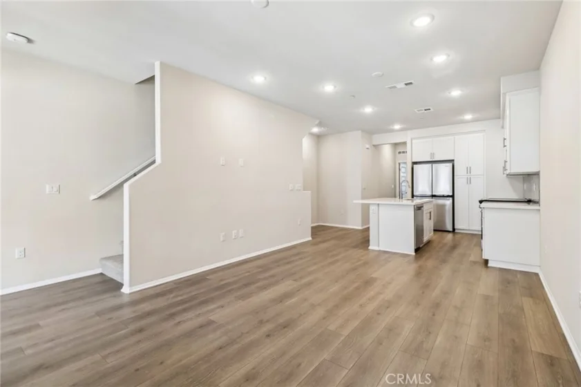 405 Lotus Drive photo 4