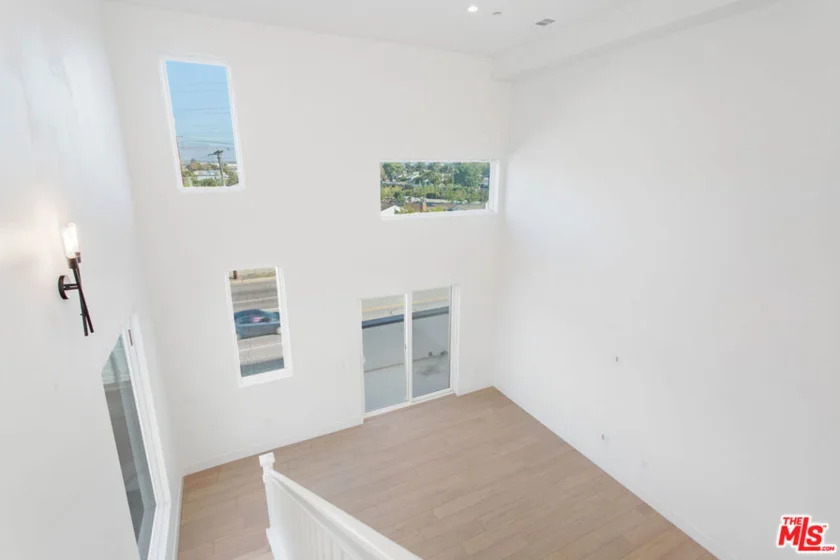 11212 W Victory Boulevard #7 photo 21