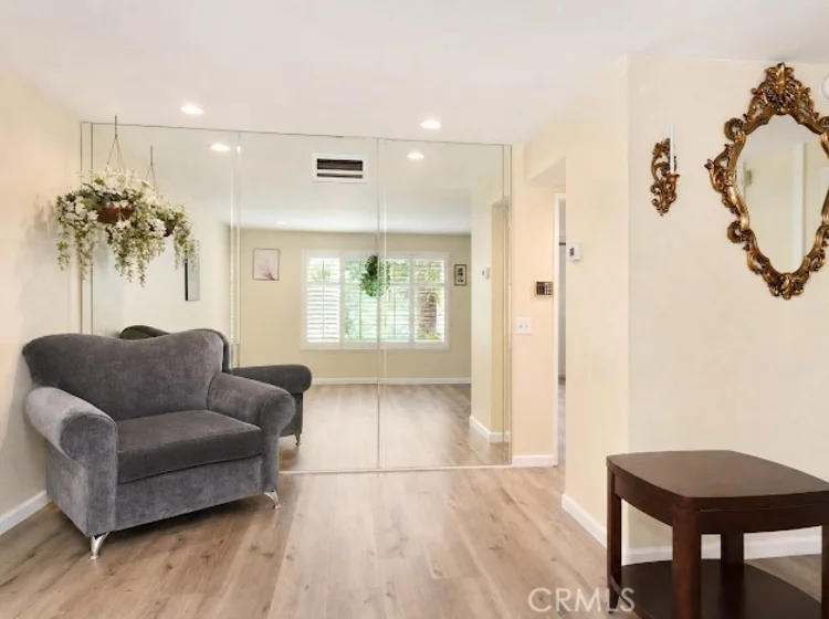 8714 Willis photo 4