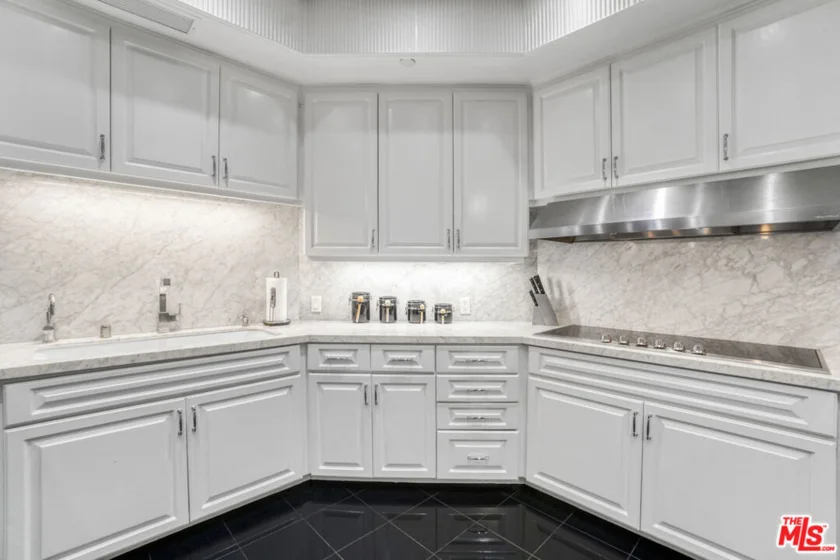 10551 Wilshire Boulevard #902 photo 14