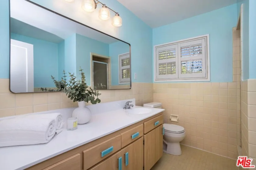5383 Village photo 8