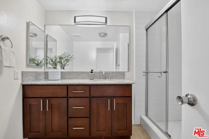 2677 Centinela Avenue #401 photo 34