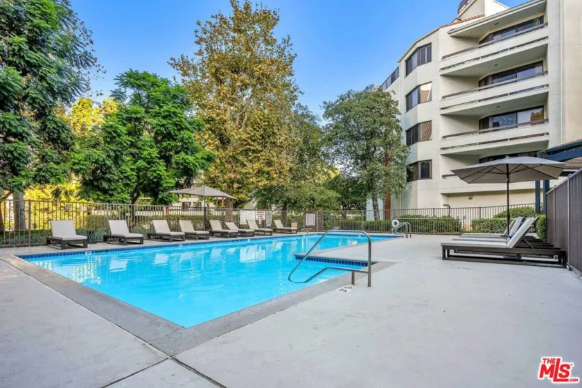 2122 Century Park Lane #402 photo 33