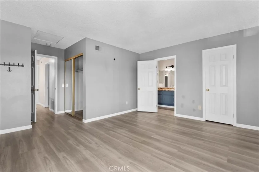 4727 Knickerbocker photo 16