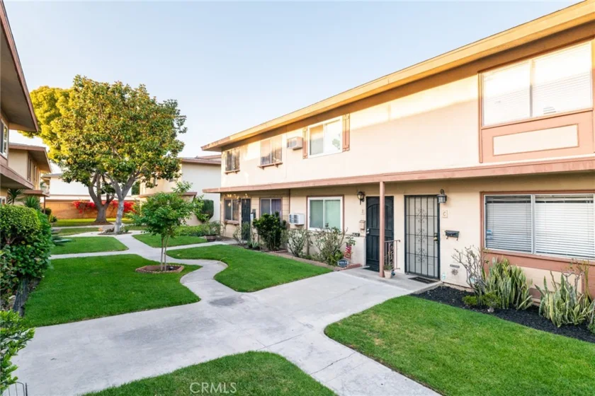 8804 Valley View Street #C photo 1