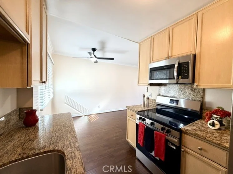 8650 Belford photo 9