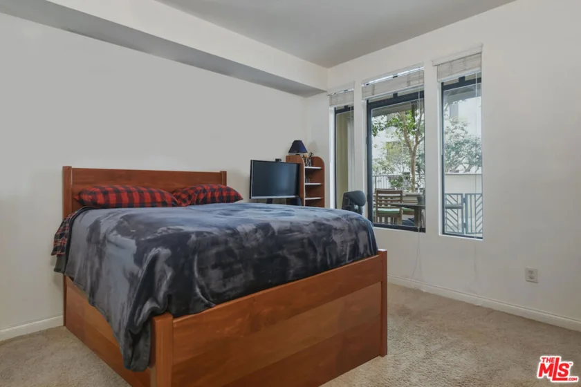 5625 Crescent Parkway #109 photo 20