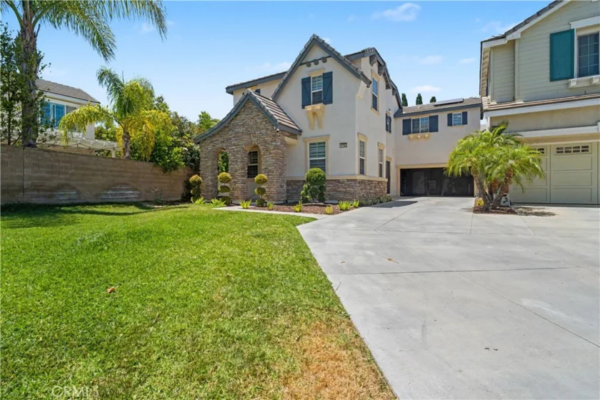 40185 Canton Court photo 2