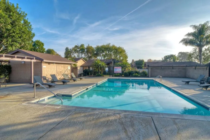 440 Parkside Drive photo 35