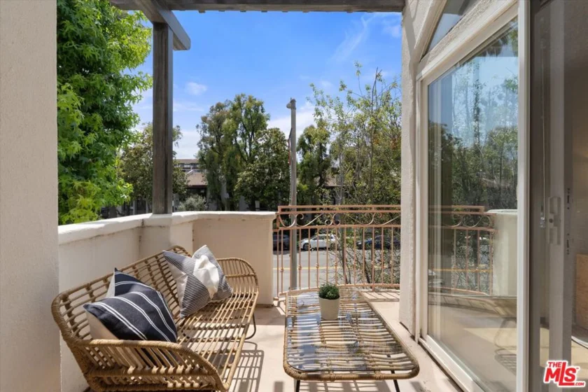1920 S Beverly Glen Boulevard #101 photo 10
