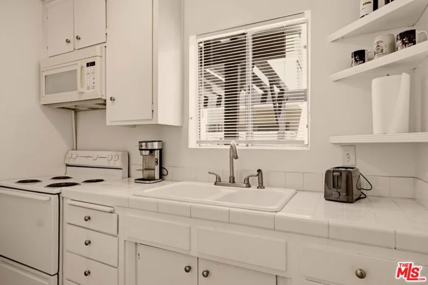 960 Larrabee Street #117 photo 6