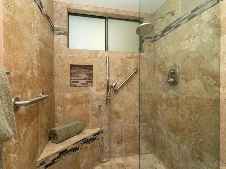 7301 Calle De Fuentes photo 23