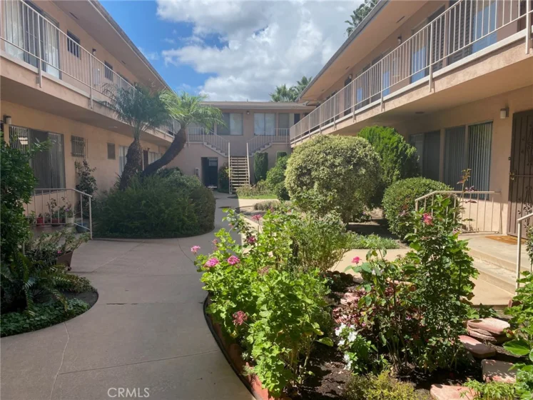 527 Cedar Avenue #1F photo 1