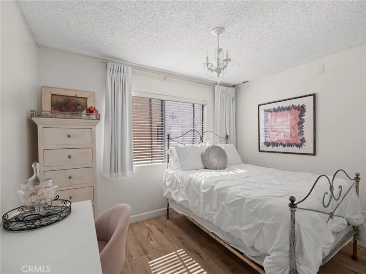 15223 Magnolia Boulevard #B photo 6